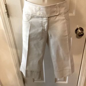 Bebe white Capri Pants size 6